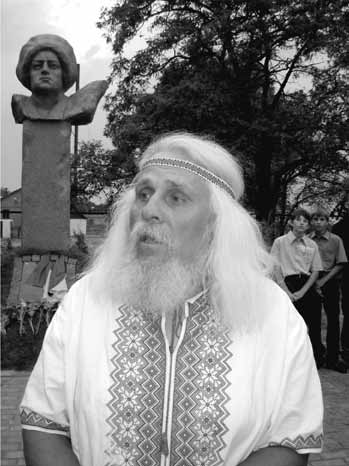 Вшанування гідних